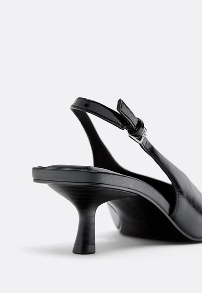 Stradivarius vneck-kitten-heel-shoes-l19163770